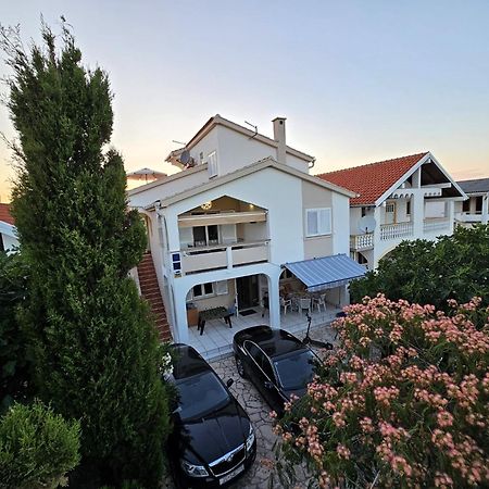 Apartmani Juric Vir Eksteriør billede