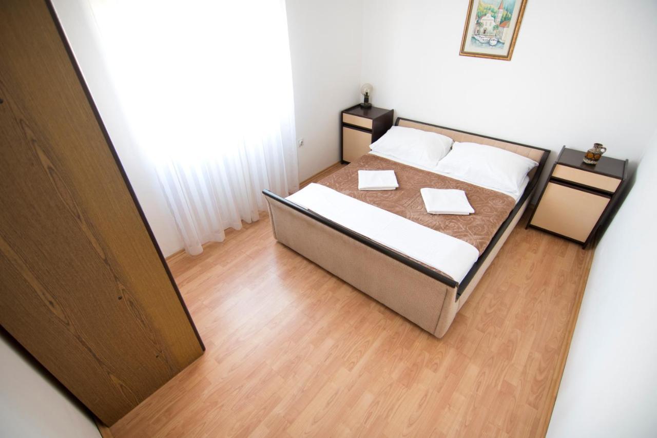 Apartmani Juric Vir Eksteriør billede