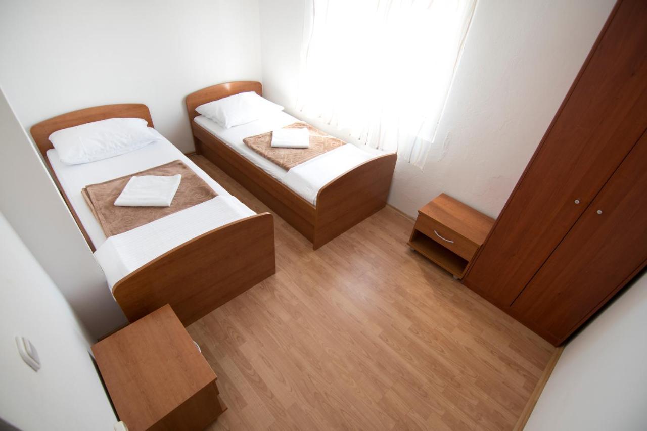 Apartmani Juric Vir Eksteriør billede